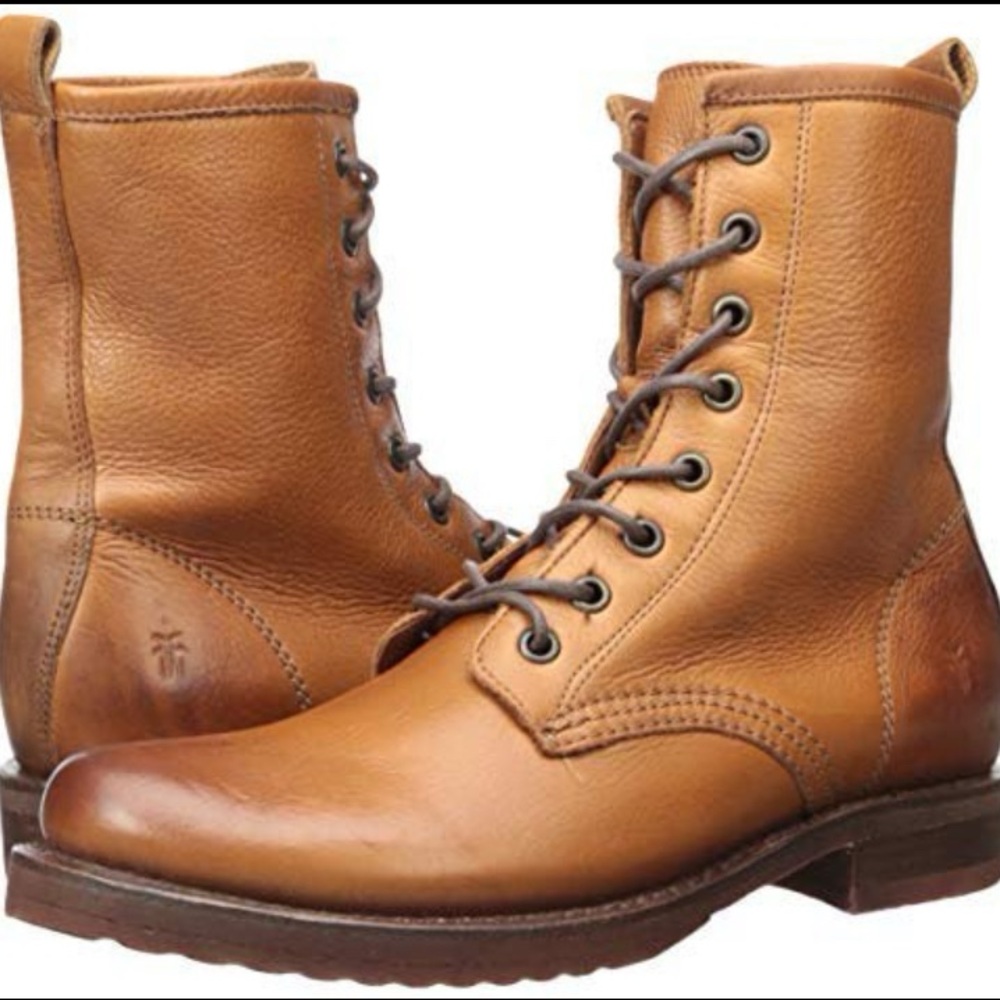 Frye Veronica 76276 Combat Boots in GREAT used condition  
Size 6.5